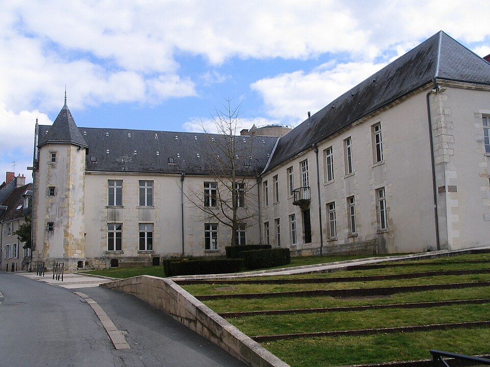 Issoudun : La Caserne Jardon